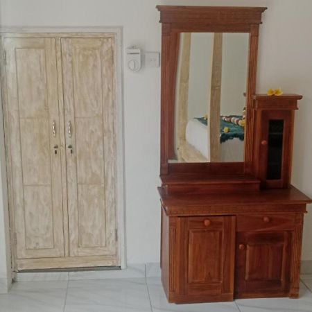 Beten Enjung Home Stay&Waroeng Amed Екстериор снимка