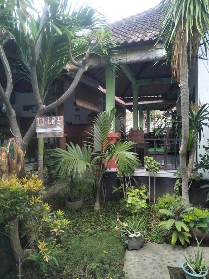 Beten Enjung Home Stay&Waroeng Amed Екстериор снимка