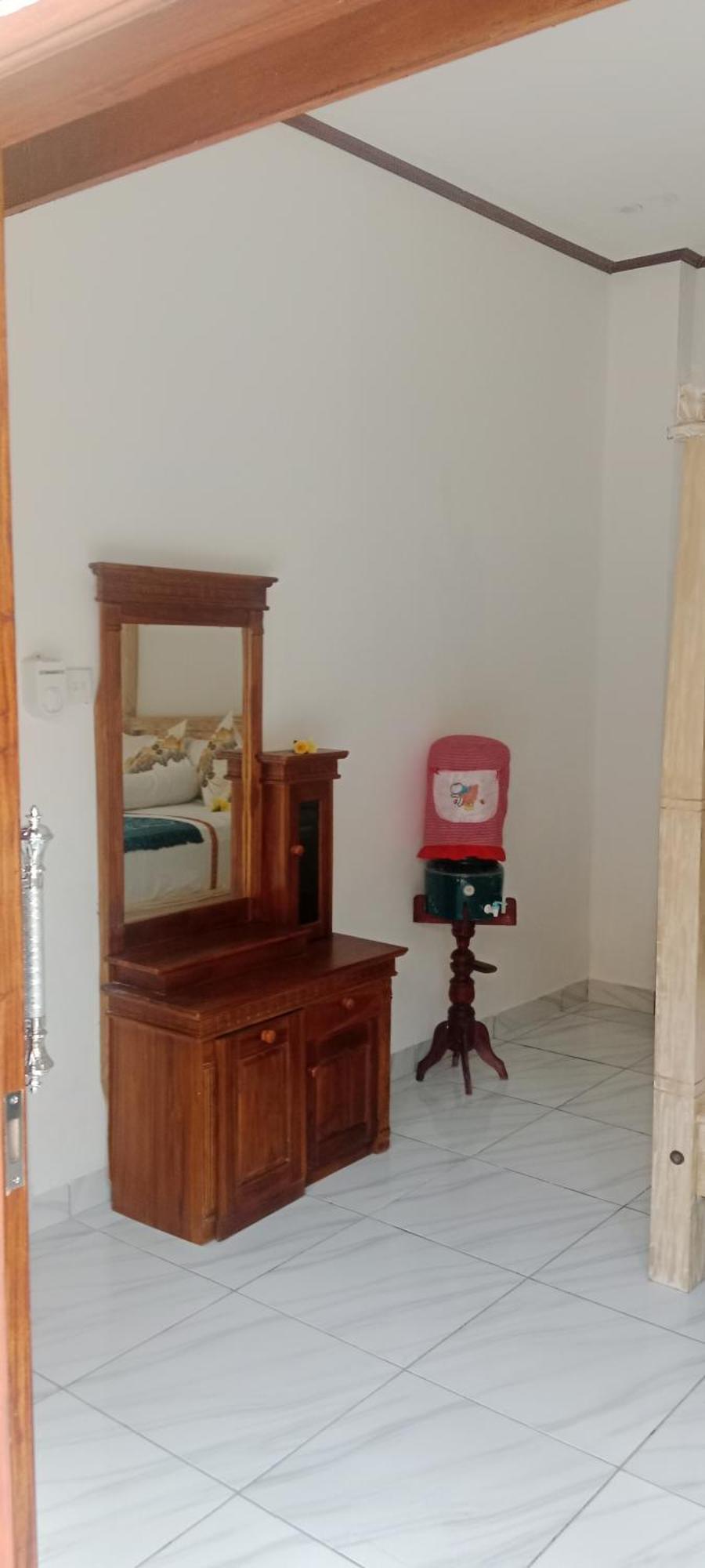 Beten Enjung Home Stay&Waroeng Amed Екстериор снимка