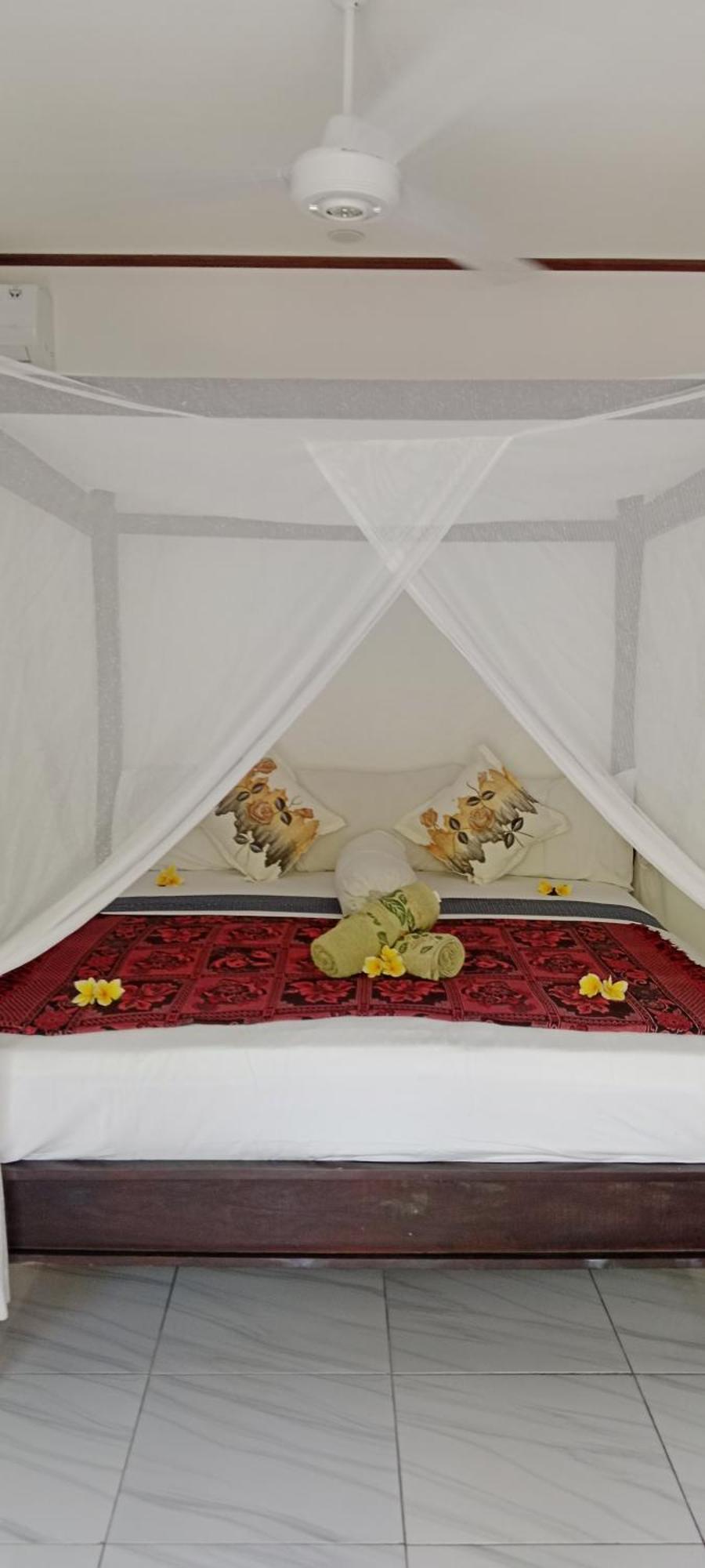 Beten Enjung Home Stay&Waroeng Amed Екстериор снимка