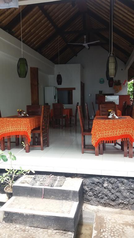 Beten Enjung Home Stay&Waroeng Amed Екстериор снимка